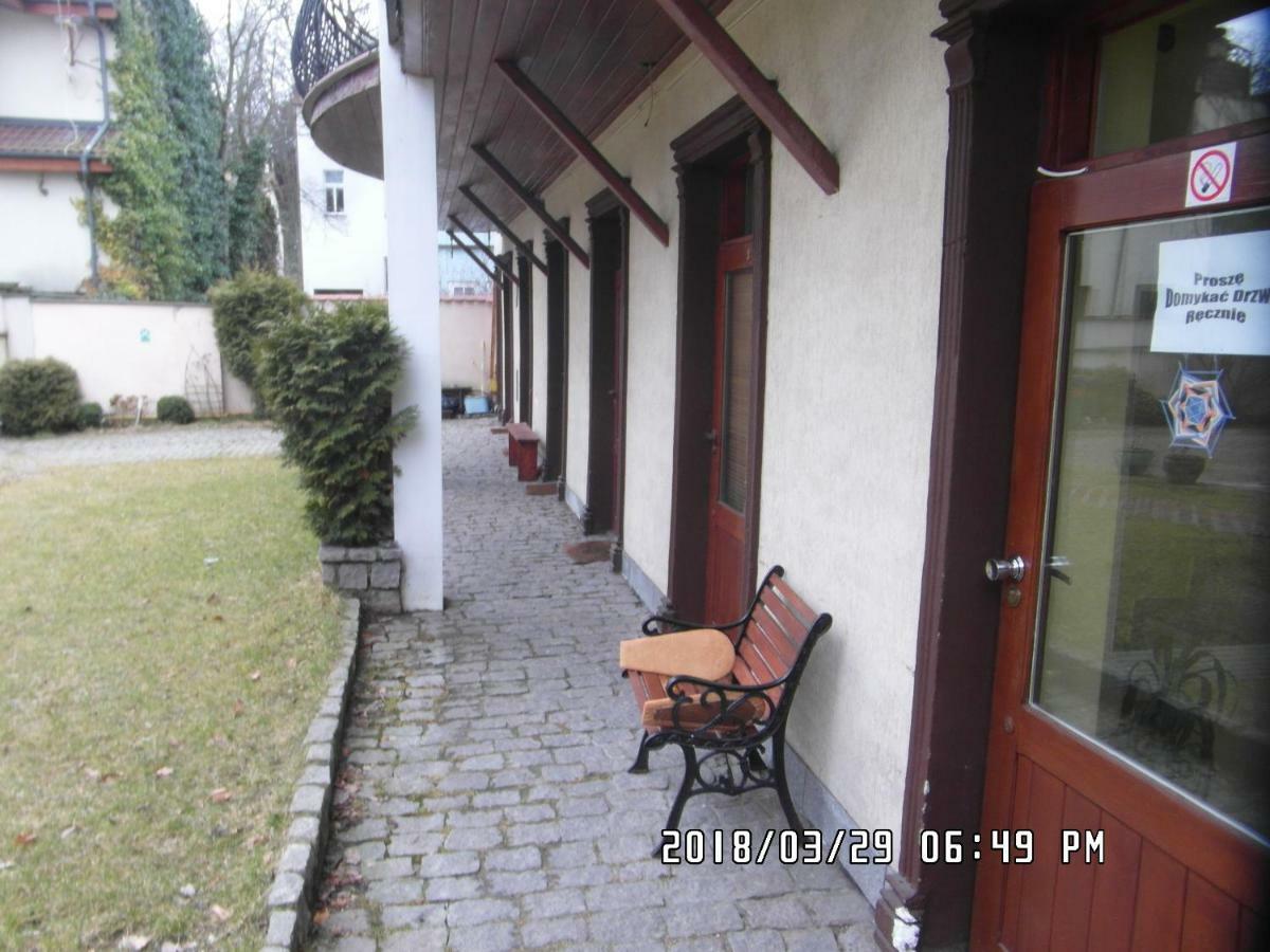 Iwona Hostel - Budget Rooms With Private Bathrooms Sopot Exterior photo