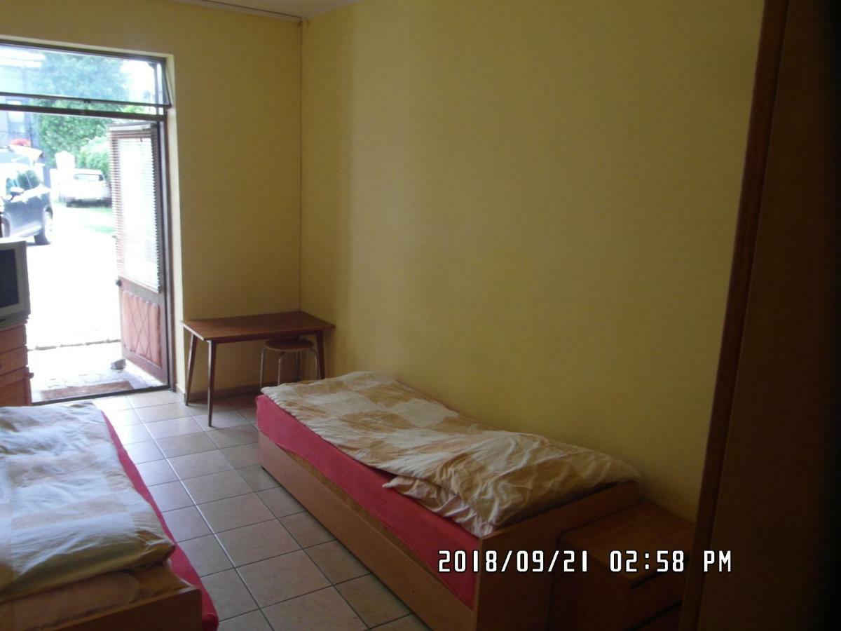 Iwona Hostel - Budget Rooms With Private Bathrooms Sopot Exterior photo